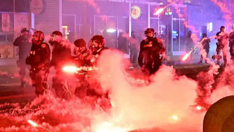 ABD'de Büyüyen İsyan: Los Angeles Protestoları Ülkeyi Sarıyor