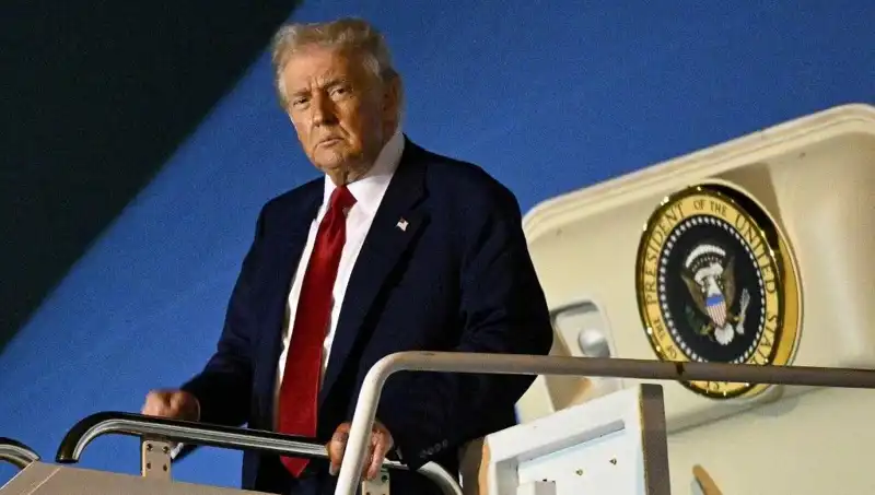Katar’dan Trump’a 400 Milyon Dolarlık Lüks Jet Uçuşa Hazır!