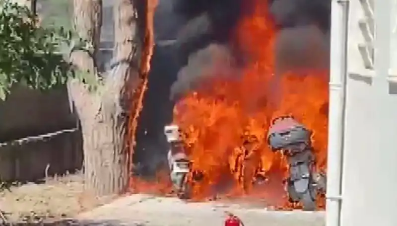 Park Halindeki 6 Motosiklet Alev Alev Yandı: Olayın Sebebi Ne?