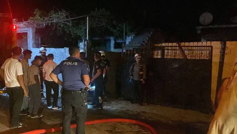 Ailesinin Evinin Ateşe Verilmesi: Linçten Polis Kurtardı