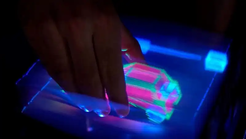 Dünyanın İlk Etkileşimli 3D Hologramı: Geleceği Şekillendirecek Teknolojik Devrim