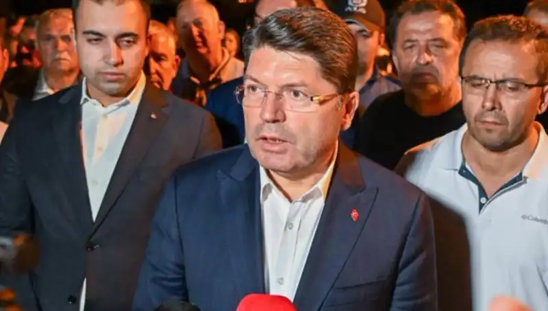 Bursa Orman Yangınında FETÖ Bağlantısı İddiaları ve Bakan Tunç'un Açıklamaları
