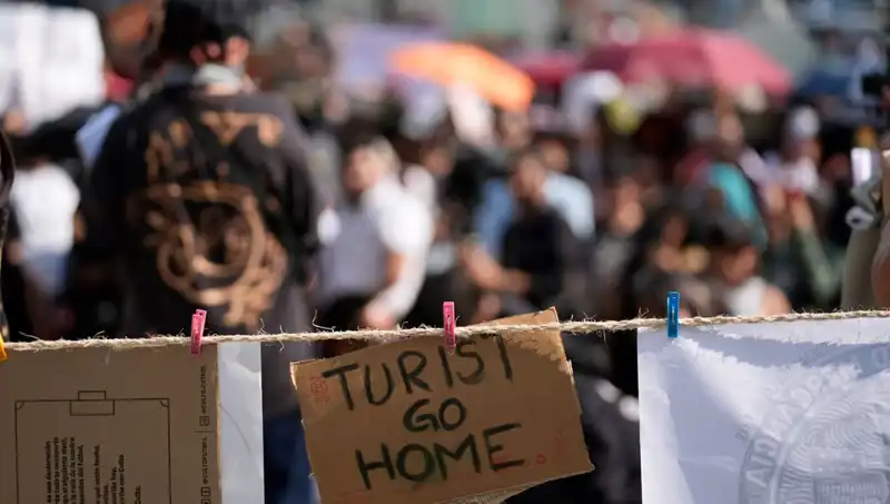 Meksika’da Turist Akını Protesto Edildi: Yerel Halk Çaresiz Kalmasın!