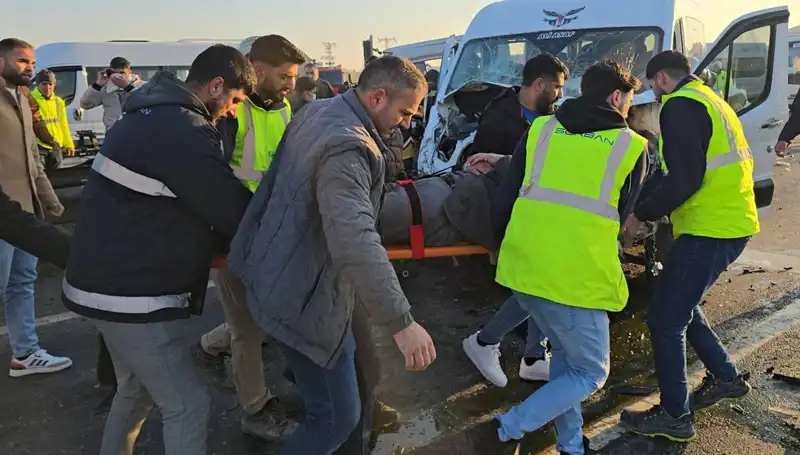 İki İşçi Servisi Kafa Kafaya Çarpıştı: Olayın Ayrıntıları ve Sonrası