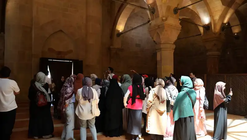 Dünyanın En Eşsiz Dilleri: Kısa Kalemler, Büyük Kültürel Zenginlikler