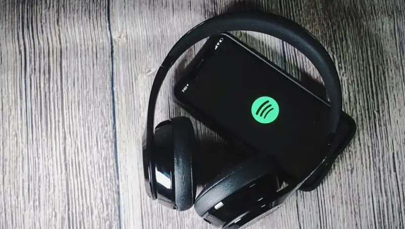 Yapay Zeka Tehlikesi: Spotify Ölü Sanatçıların Adına Yeni Şarkılar Yayınlıyor