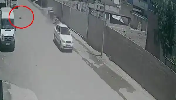 Otomobil Çocuğa Çarpıp Kaçtı: Şehirdeki Kazanın Ardındaki Gizem