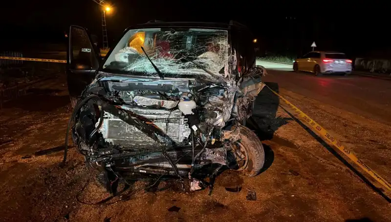 Amasya'da Feci Kaza: Kafa Kafaya Çarpışma Yedi Kişiyi Yaraladı