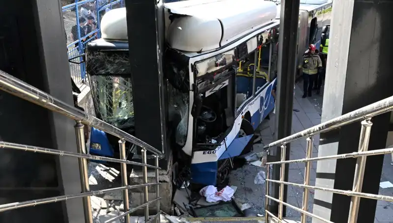 Ankara’da Belediye Otobüsü Kaza Yaptı: Panik İçinde 27 Yaralı