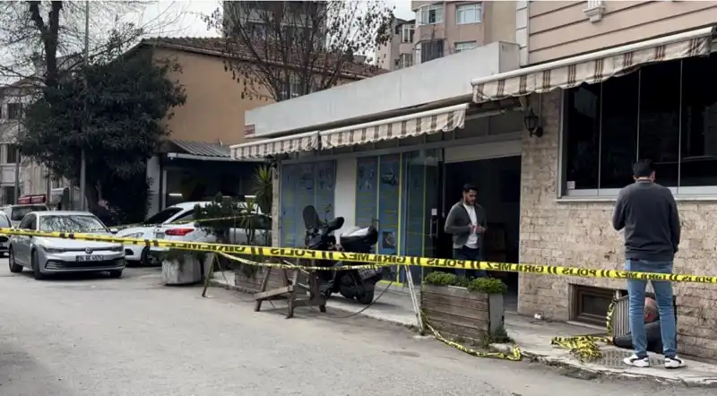 İstanbul'da Oto Tamircisi İş Yerinde Gizemli Ölüm: Detaylar Henüz Belirsiz