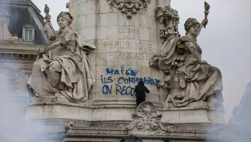 Paris Belediyesi, Grafiti Mücadelesini Sertleştiriyor: Şehirdeki Duvarlar Koruma Altında