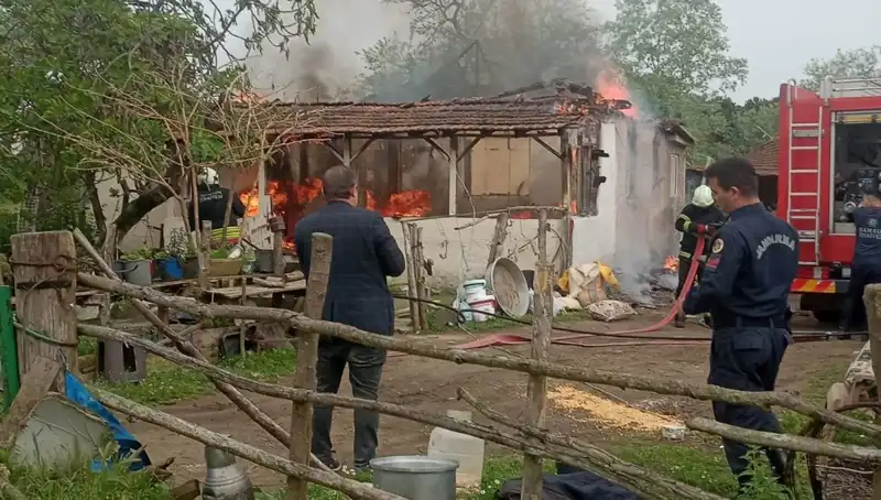 Elektrik Kontağından Çıkan Yangın, Korku Dolu Anlar Yaşattı