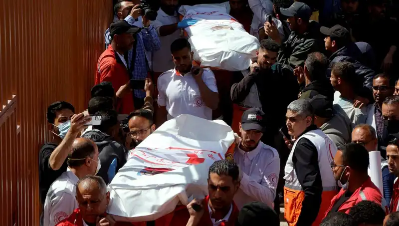 İsrail Katliamının Perde Arkası: Hayat Kurtarırken Kurban Olmanın Bedeli