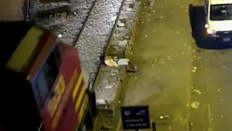 Tren Faciasından Kurtulan Genç: Saniyelerle Hayata Döndü