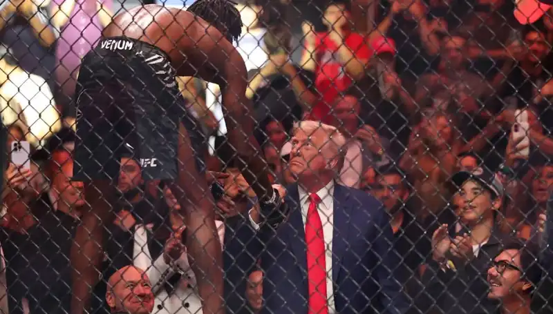 Trump, Beyaz Saray Bahçesi'nde Tarihi Bir UFC Maçı Düzenliyor!