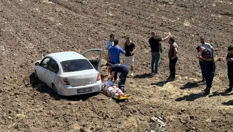 Osmaniye’de Otomobil Tarlaya Uçtu: Korkunç Kaza Üç Yaralıyla Sonuçlandı
