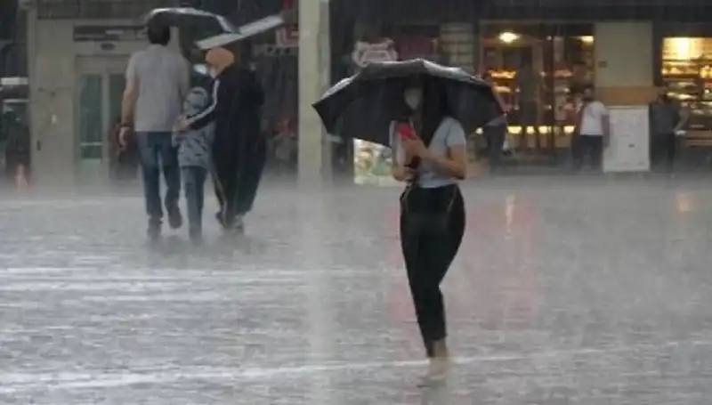 Marmara Bölgesi'nde Hava Durumu Değişiyor: 14 Dereceye Düşen Sıcaklıklar ve Yağış Uyarısı