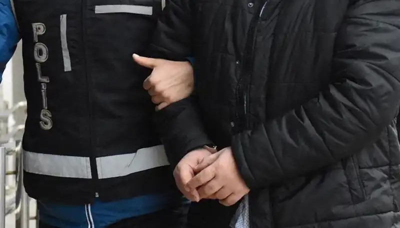 Sosyal Medyada Kadın Profiliyle 500 Milyon Dolarlık Dolandırıcılık: 12 Şüpheli Yakalandı