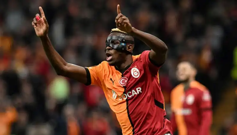 Al-Hilal'i Reddeden Osimhen, Yeni Takımıyla Futbol Dünyasını Şaşırttı