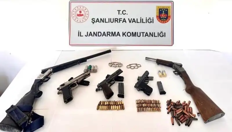 Şanlıurfa'da Ruhsatsız Silah Operasyonunda 5 Kişi Tutuklandı