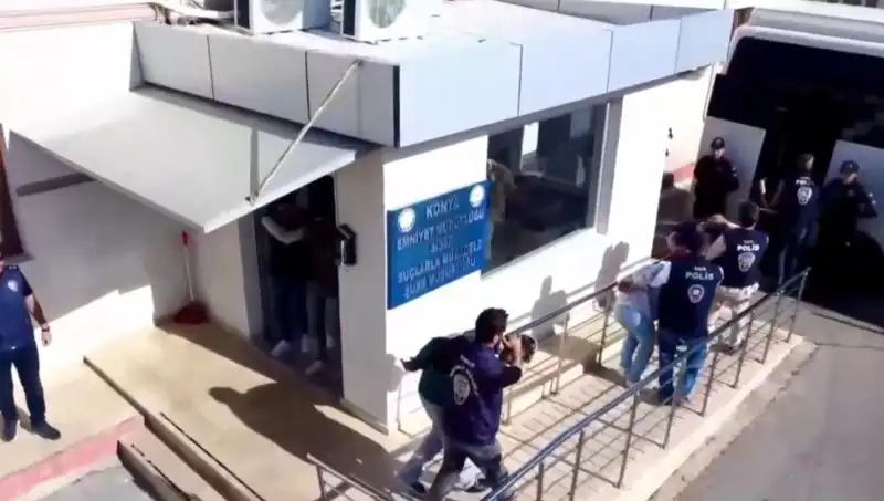 Türkiye Genelinde 10 İlde Büyük Dolandırıcılık Operasyonu Gerçekleştirildi