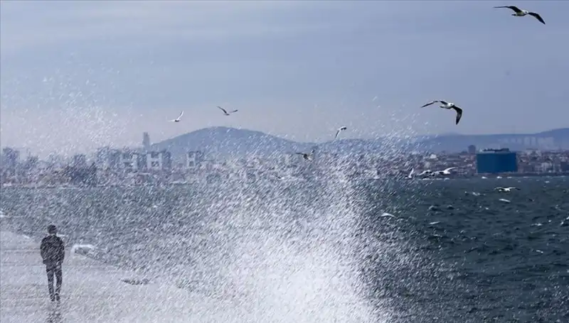 Marmara ve Ege Bölgesi'nde Kuvvetli Rüzgar Uyarısı Yapıldı!