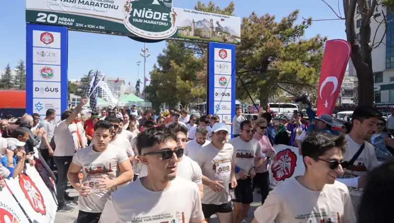 Niğde Yarı Maratonu'nda 518 Sporcu Yarıştı: Bir Rekor Daha Kırıldı!