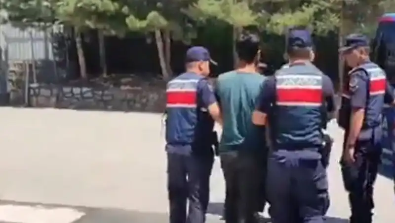 Türkiye'de DAEŞ Operasyonları: 14 İlde 26 Kişi Gözaltında