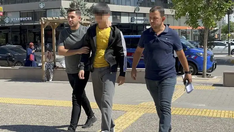 Tartıştığı Ağabeyine Bıçak Saplayan Genç, Suçunu İtiraf Etti