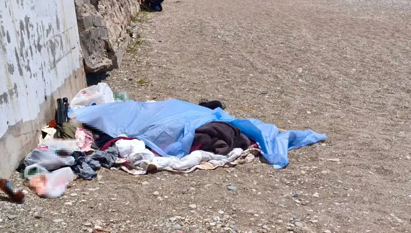 Konyaaltı Sahili'nde Şok Edici Ceset Bulundu: Hemen Herkesin Dikkatini Çekti