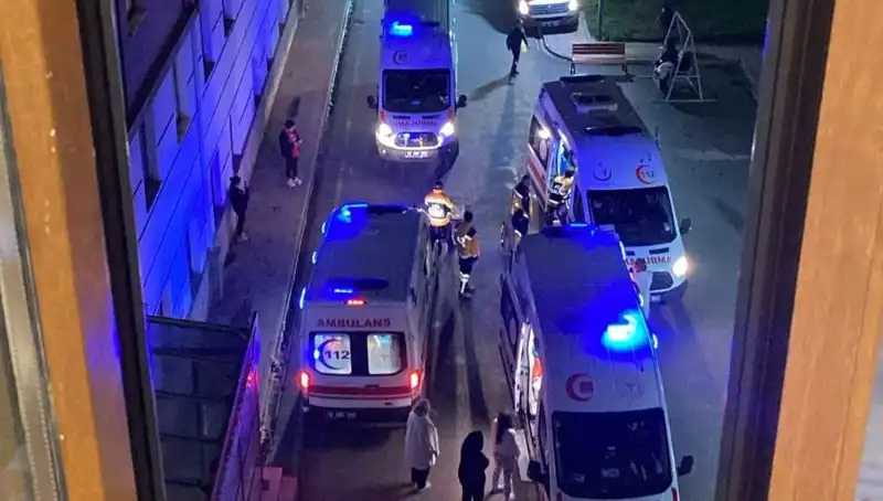 53 Öğrenci Akşam Yemeğinden Sonra Hastaneye Kaldırıldı: Olayın Detayları Açıklandı