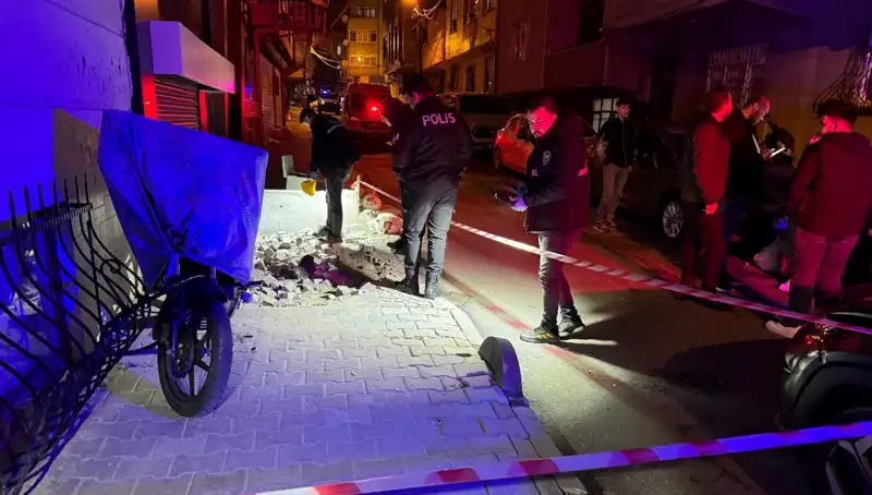 Küçükçekmece'de Plakasız Motosikletle Gerçekleşen Saldırı: Dinamik Gelişmeler
