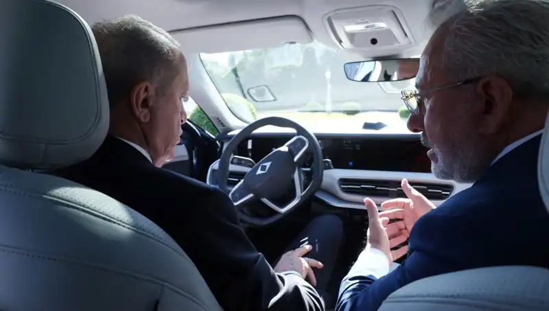 Cumhurbaşkanı Erdoğan, Togg'un Yeni Modelini Test Etti: Yerli Elektrikli Araç Devrimi