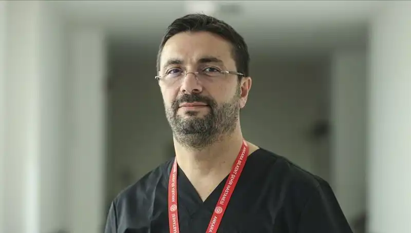 Türk Tıbbına Yön Veren İsim: Prof. Dr. Serkan Topaloğlu’nun Biyografisi