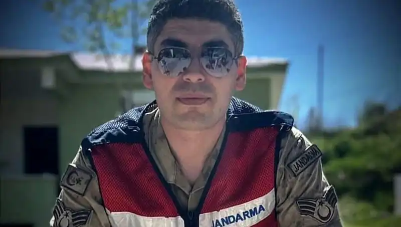 Kadir Astsubay'ın Halı Saha Maçından Sonra Yaşamını Yitirmesi Üzüntü Yarattı