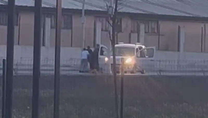Drift Yaparken Dikkat: Araç Yoldan Fırladı, Facia Eşiğinden Dönüldü