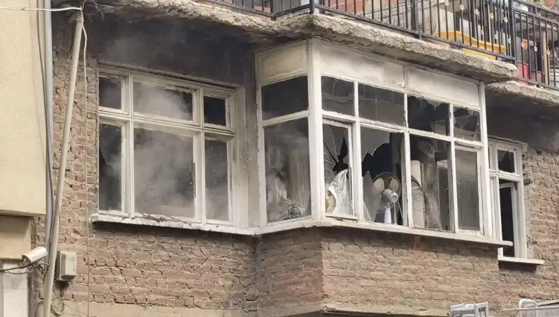 Bursa'da 2 Katlı Evde Yangın, Korku Dolu Anlar Yaşandı