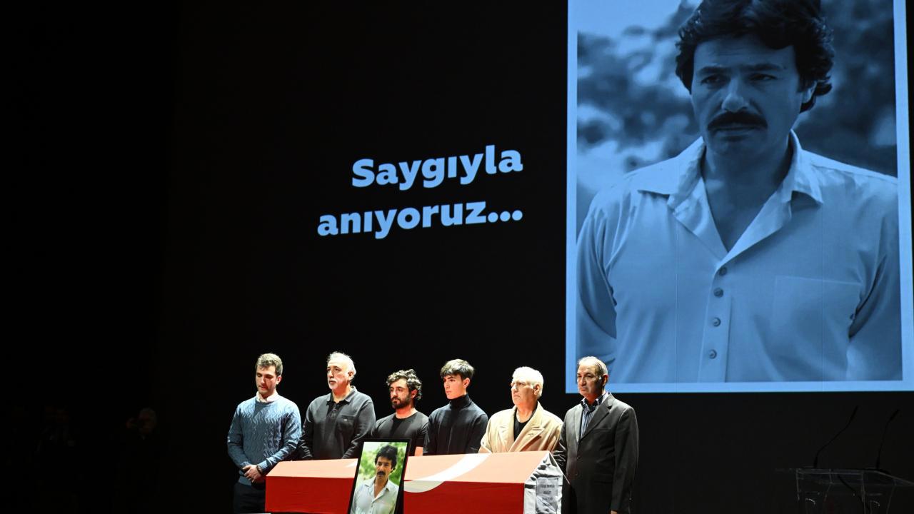 Ferdi Tayfur İçin AKM'de Tören Düzenlendi