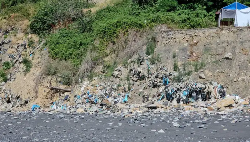 Kozlu Sahil’deki Çöp Yığını: Doğa Uğruna Bir Araya Gelenler