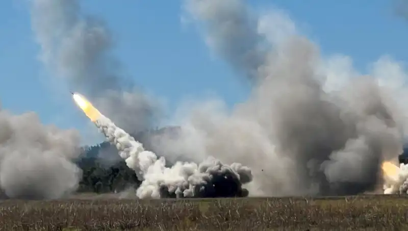 Avustralya'nın Askeri Gücünde Yeni Bir Dönem: HIMARS ile Gerçekleşen İlk Atış