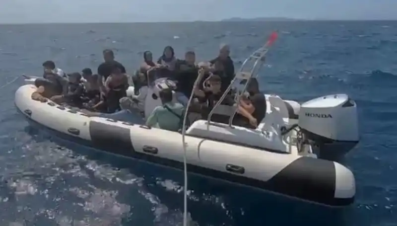 Düzensiz Göçmen Operasyonu: 15 Kişi Kurtarıldı!