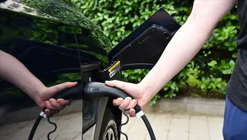 ABD'nin Gümrük Vergilerine Rağmen İngiltere, Elektrikli Araç Üreticilerine Destek Sağlıyor