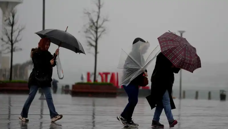 İstanbul'da Kuvvetli Sağanak Uyarısı: Yarın Dikkat Edin!