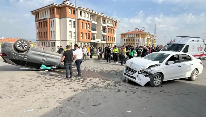 Nurdağı'nda Feci Kaza: 6 Çocuğun Aralarında Bulunduğu 9 Yaralı