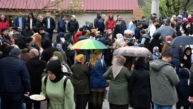 Türkiye’nin En Büyük Bayramlaşması: 12 Bin Kişi Bir Araya Geldi!