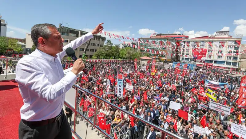 Özgür Özel'den Çarpıcı Açıklama: Örgüt Silah Bıraksın mı?