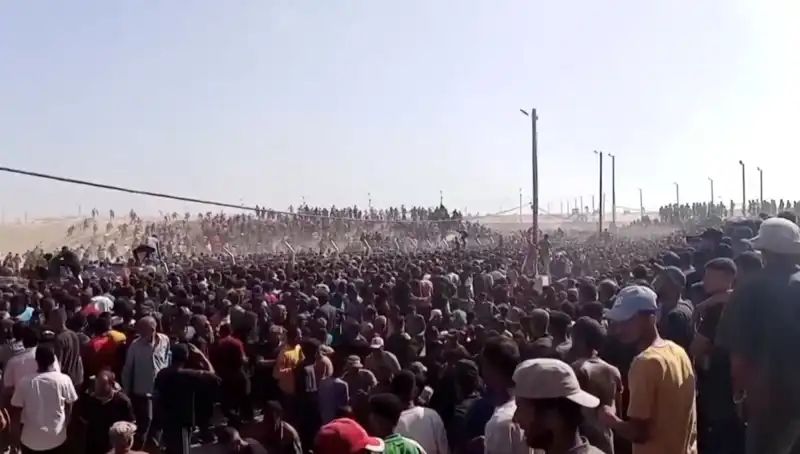 İsrail'in Filistin'deki İnsani Yardım Çalışmalarına Saldırısı: 30 Ölüm