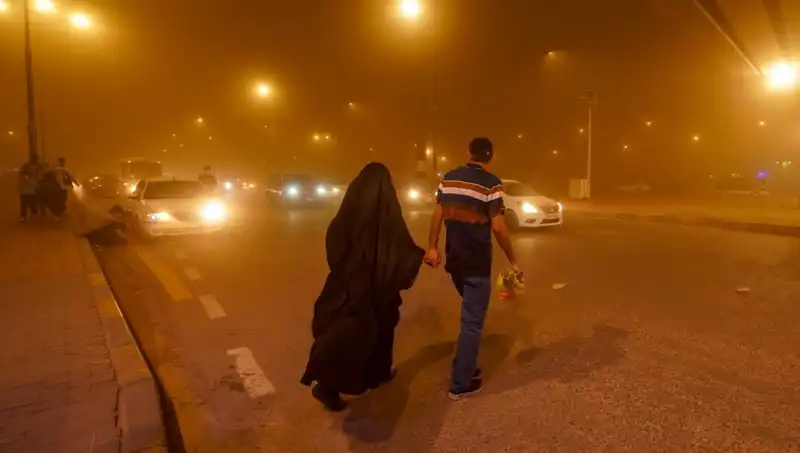 Irak'ta Kum Fırtınası: Hava Şartları Hayatı Olumsuz Etkiledi