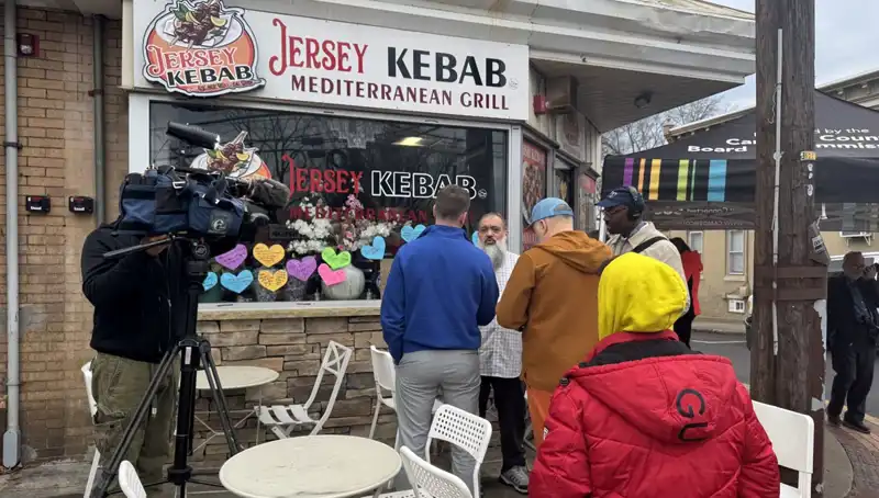 Türk Aile, Yeşil Kart İçin Beklerken Trumpzede Olunca Gözaltına Alındı