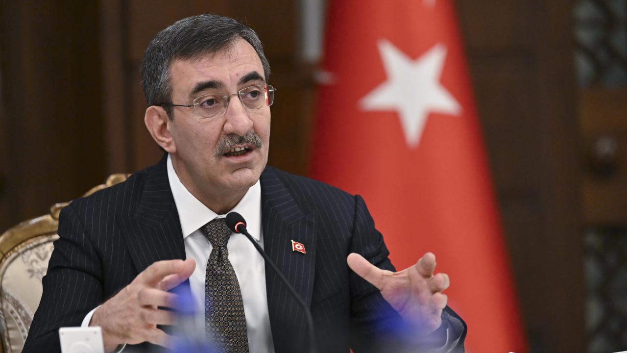 Cumhurbaşkanı Yardımcısı Yılmaz'dan Genç Çiftlere Müjde: Maddi Destekler Yolda